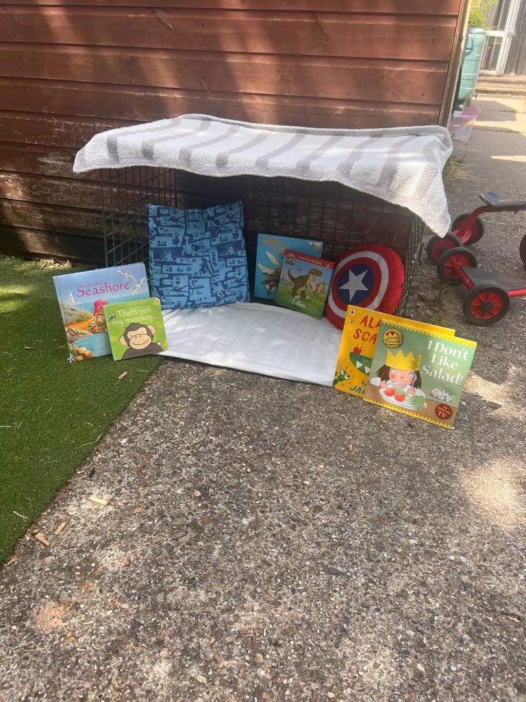 Book Den